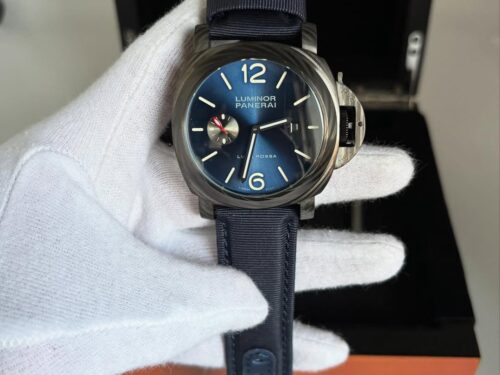 Panerai Submersible Luna Rossa