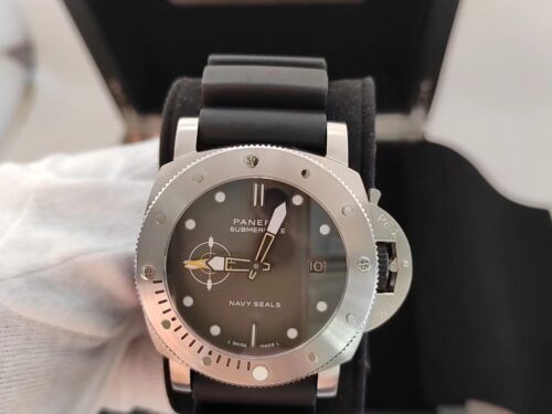 Panerai Luminor Submersible - Navy Seals