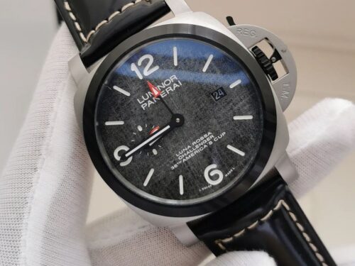 Panerai Submersible Luna Rossa